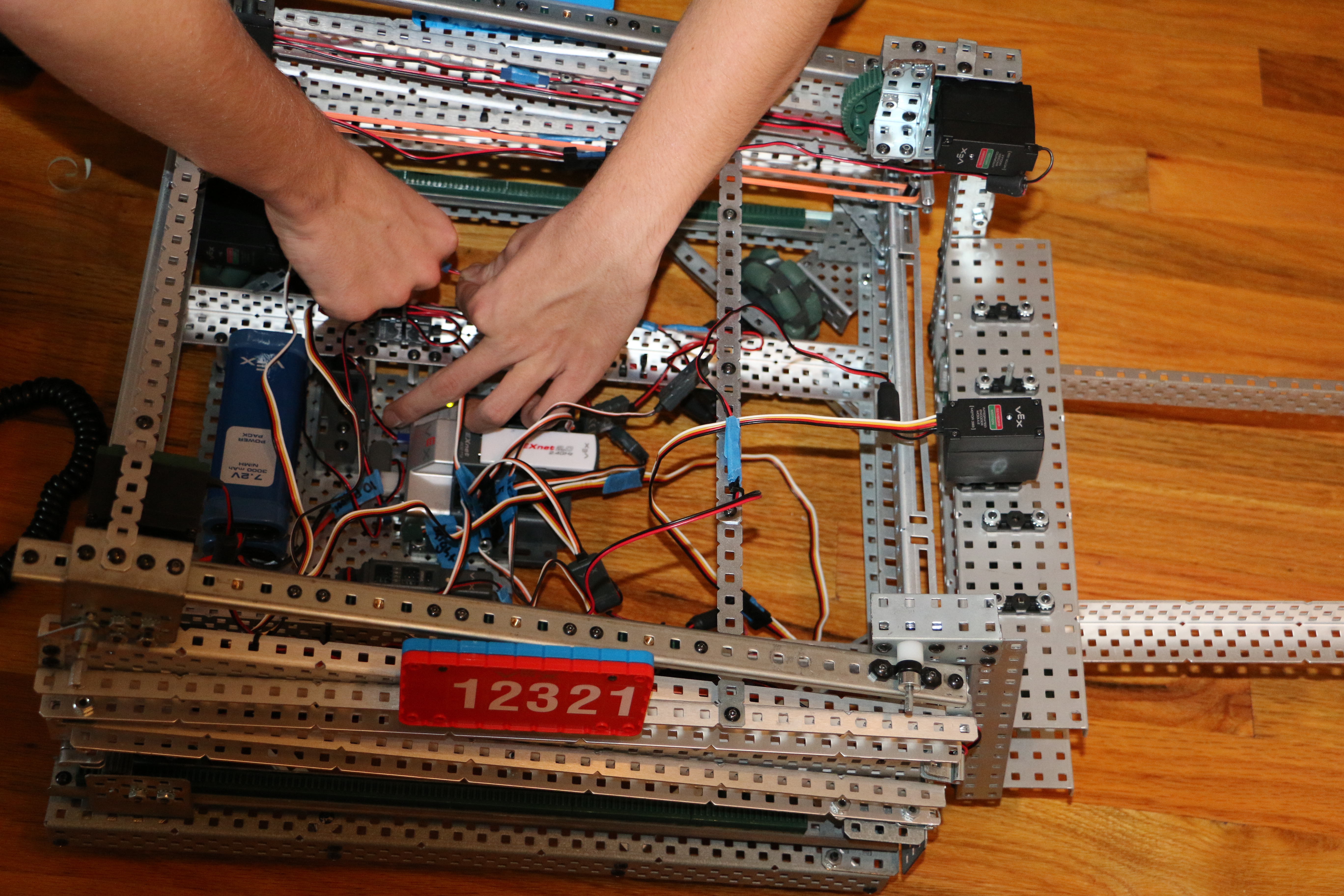 Rewiring Holonomic Drive 6 Plugging in the drive system.